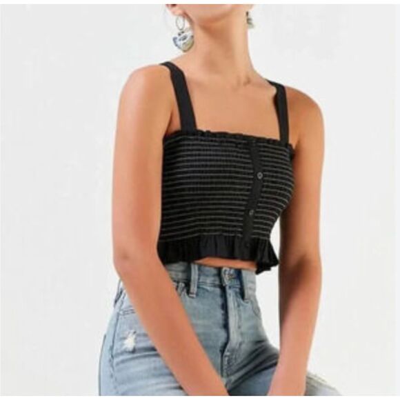 Urban Outfitters Tops - Wome URBAN OUTFITTERS Shirred Crop Top Stretch Knit Cropped Top in Black Medium